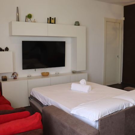 Bari Airport Seaview Apartment מראה חיצוני תמונה